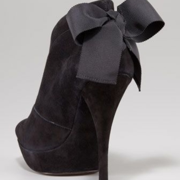 Vera Wang Royce Back Bow Peep Toe Bootie Black - Picture 1 of 1